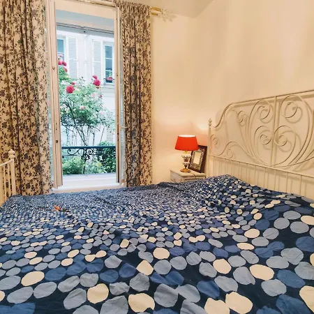 Apartment Cozy With A Garden View In The 17th Quartier Paris