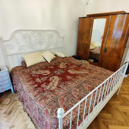 Cozy With A Garden View In The 17th Quartier פריז