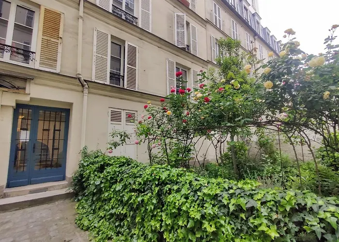 Cozy With A Garden View In The 17th Quartier * Parigi